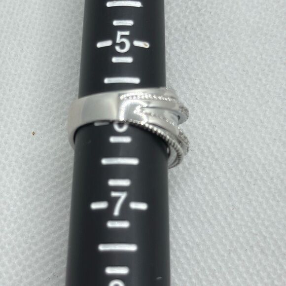 NWOT Size 6 multi band look ring with multiple textures a - Picture 4 of 4